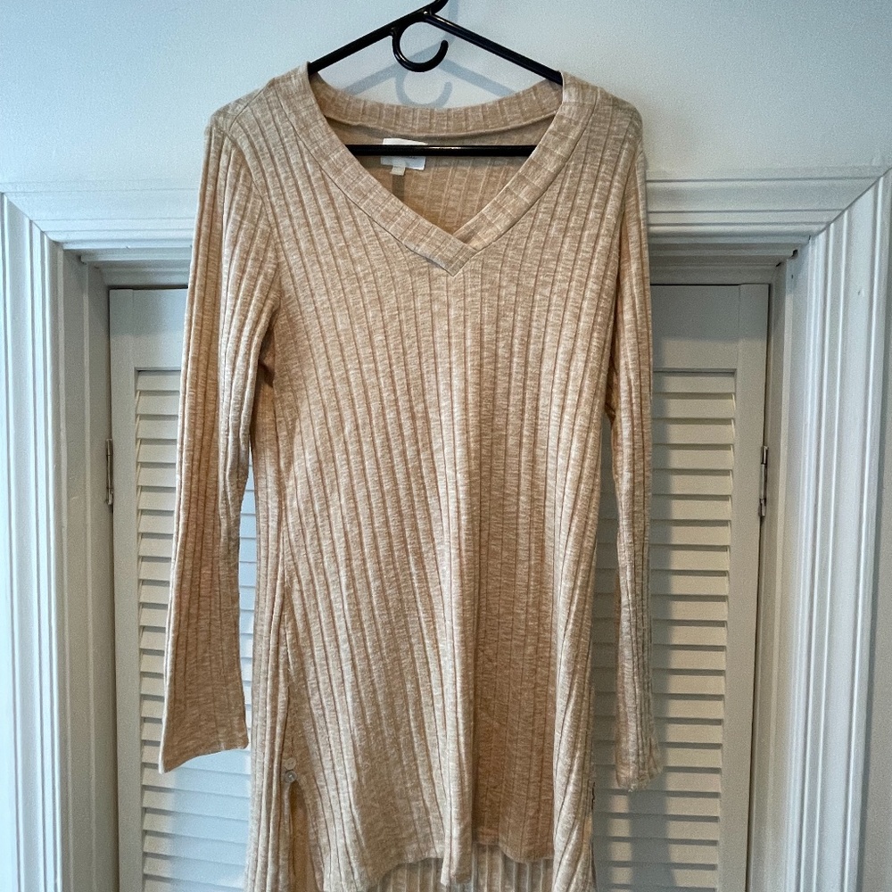 Deletta Long Tunic Beige V-Neck Sweater - Medium
